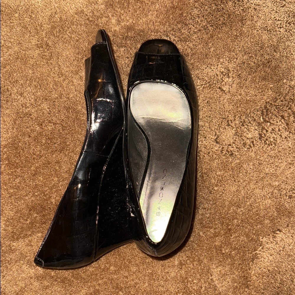 Bandolino Women's Black Wedges